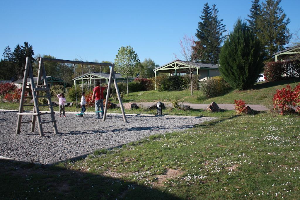 Cottages Du Lac De Miel Beynat Kültér fotó